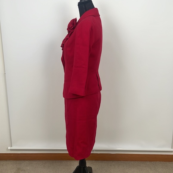 White House Black Market suit jacket and skirt. - Picture 6 of 14
